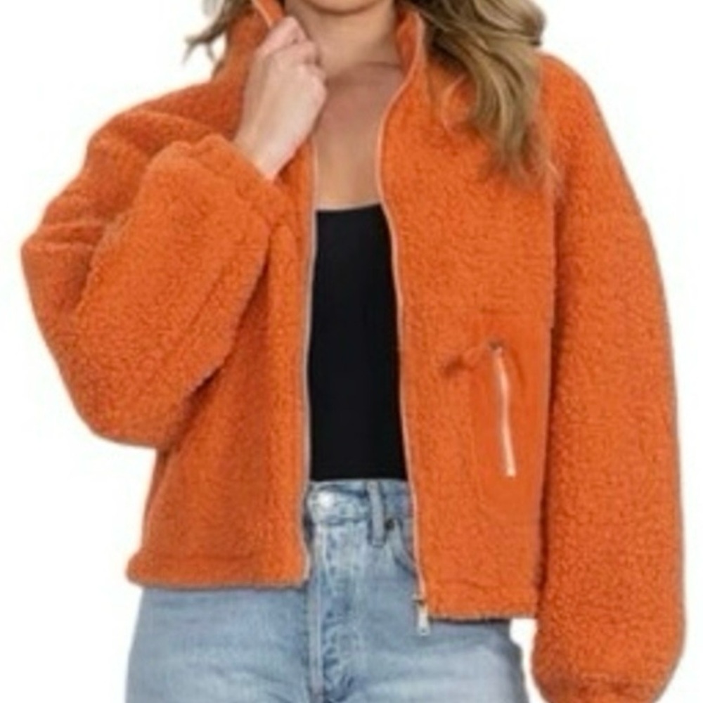 NWT Women’s Zip up Sherpa Jacket
Sizes SM/MED/LG - Picture 2 of 13